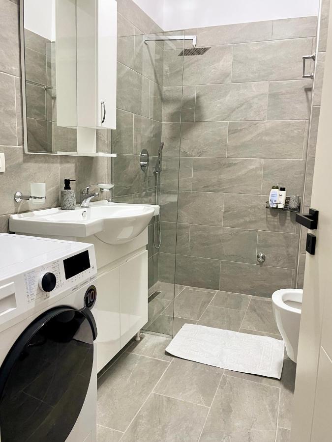Home Inn Apartment Near City Center Tirana Zewnętrze zdjęcie